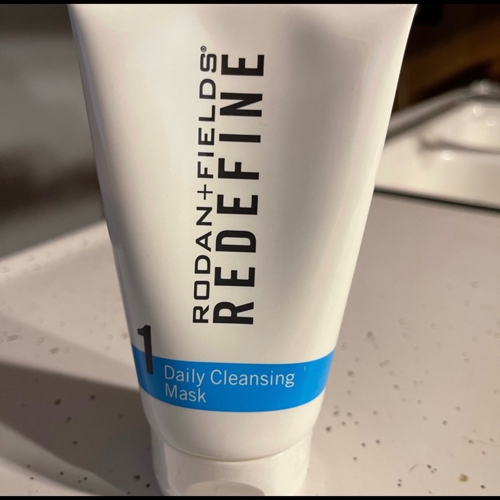 COPY - Brand new rodan and fields cleansing mask that is sealed